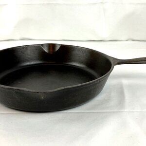 Wagner Ware Sidney -O- Cast Iron Skillet #8